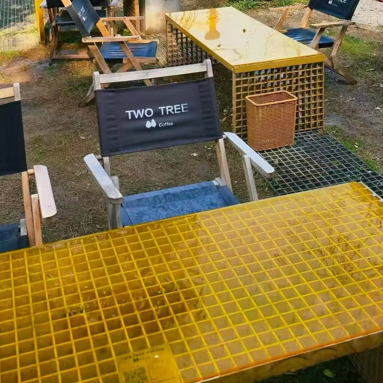 Fiberglass grating